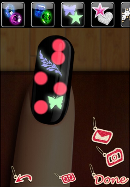 夜光指甲：Glow Nails Manicure