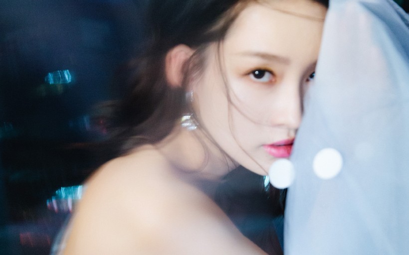 李沁性感写真手机壁纸