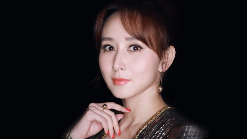 可爱美女明星演员胡静手机壁纸