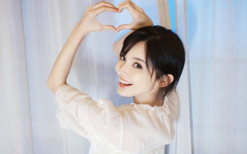 美女古力娜扎甜美手机壁纸