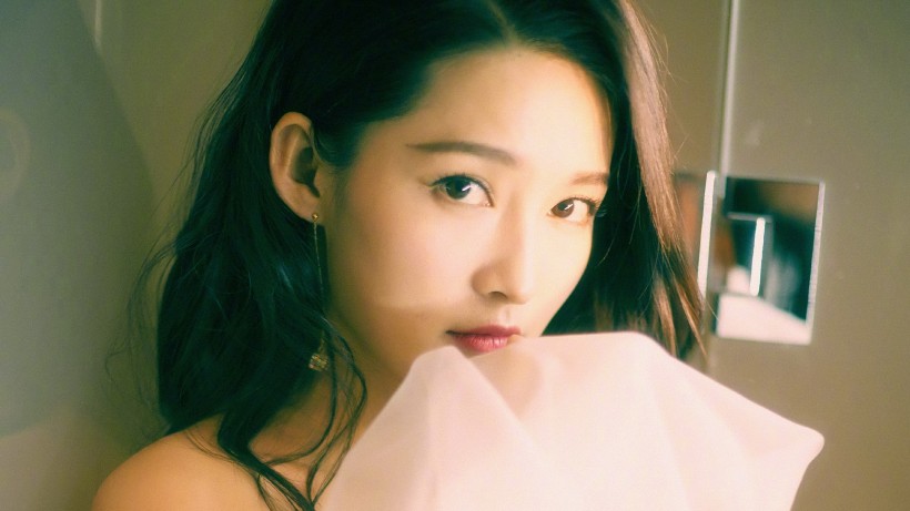美女明星李沁手机壁纸