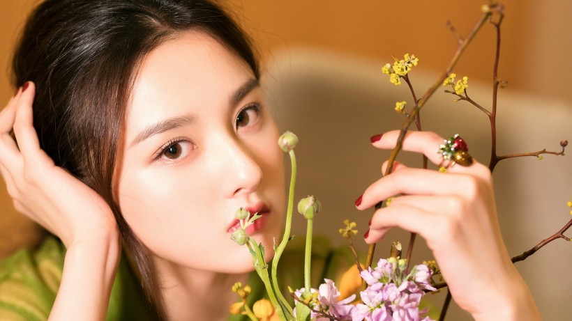 美女演员宋祖儿手机壁纸