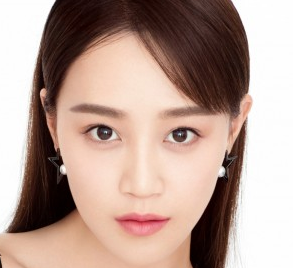 新生代美女演员蓝盈莹手机壁纸