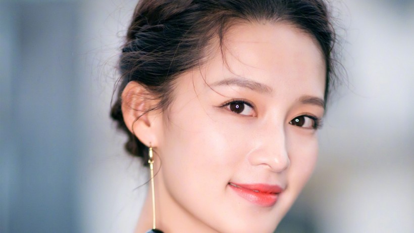 电视剧女王美女明星李沁手机壁纸
