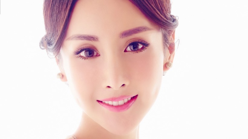 美女演员王若心手机壁纸