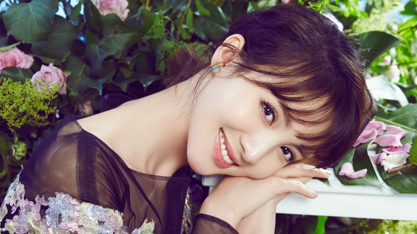 新晋美女演员金晨手机壁纸