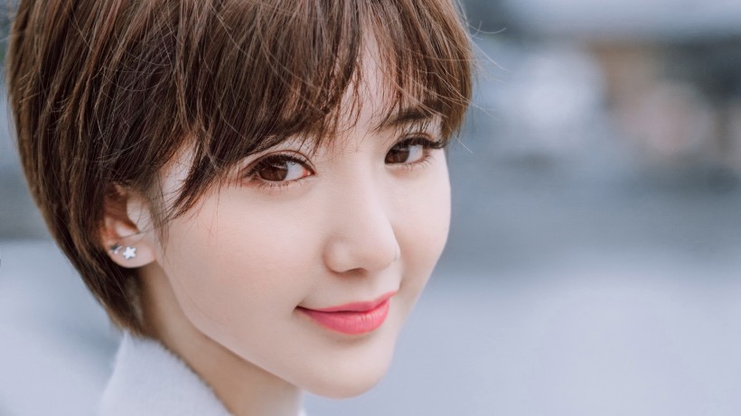 美女演员毛晓彤手机壁纸
