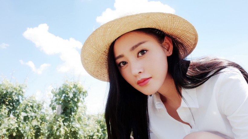 美女演员张天爱手机壁纸