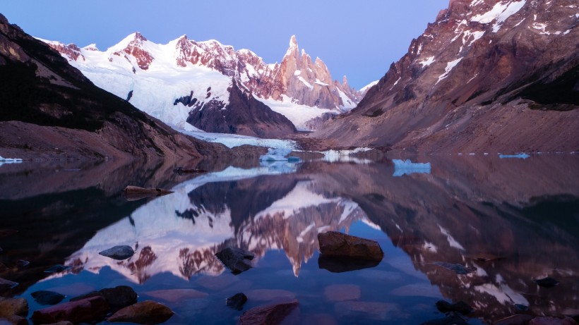 著名的冰川湖阿根廷湖风景手机壁纸