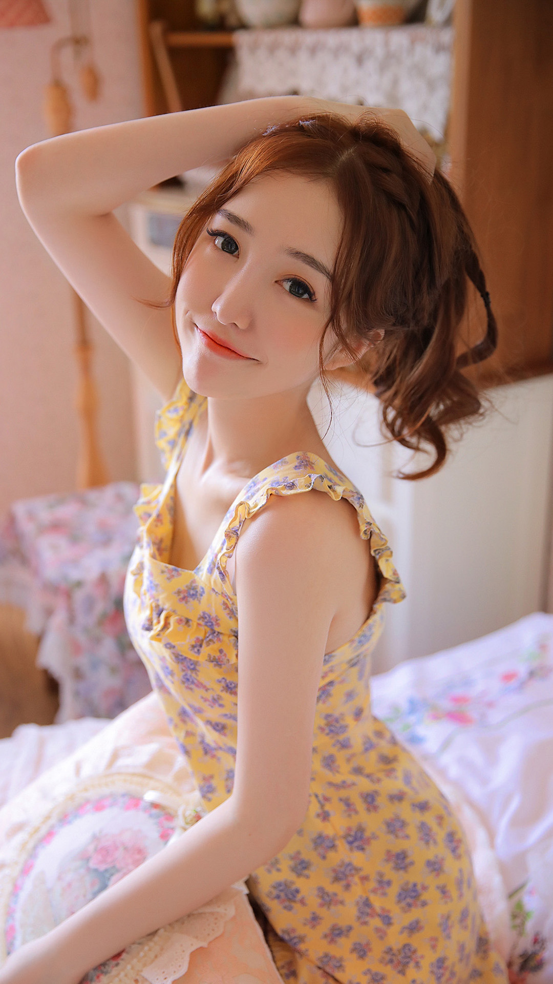 治愈系沙发美女手机壁纸