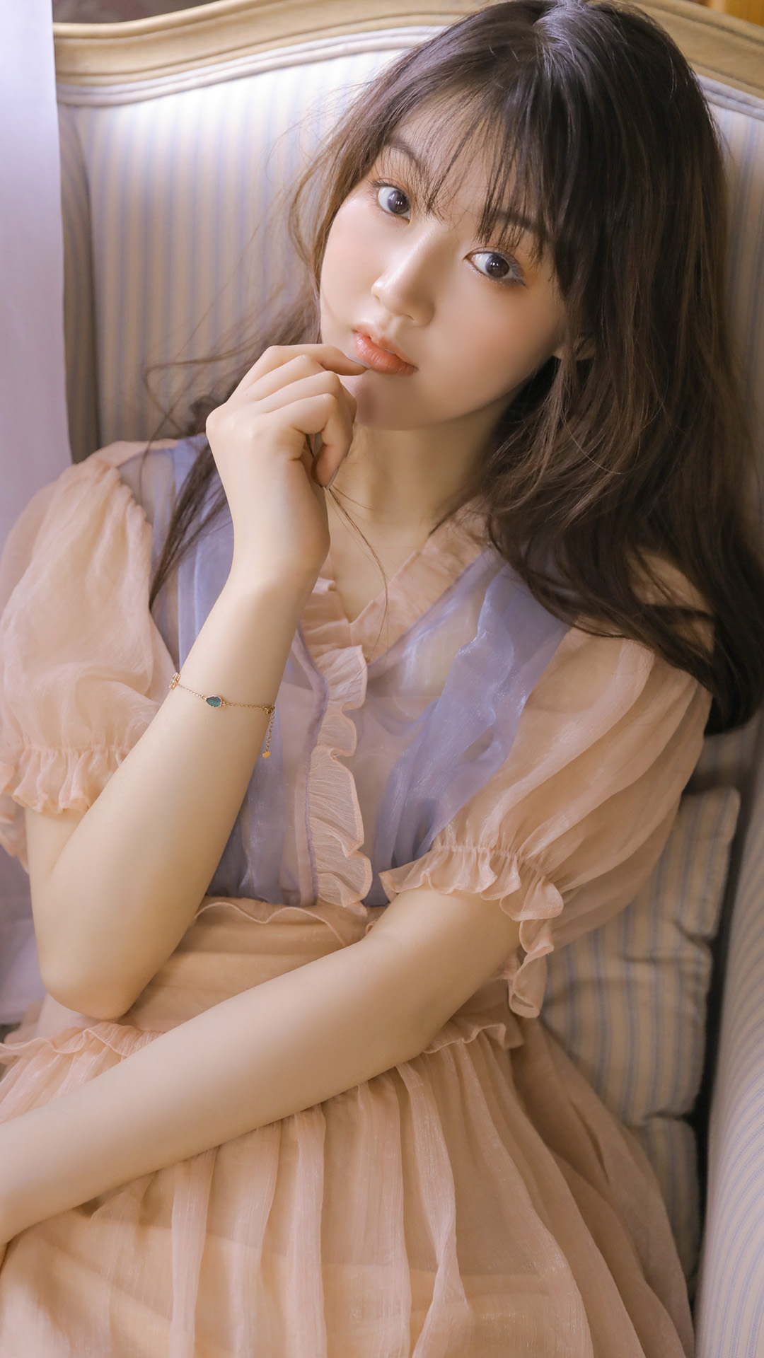 高冷性感美女手机壁纸