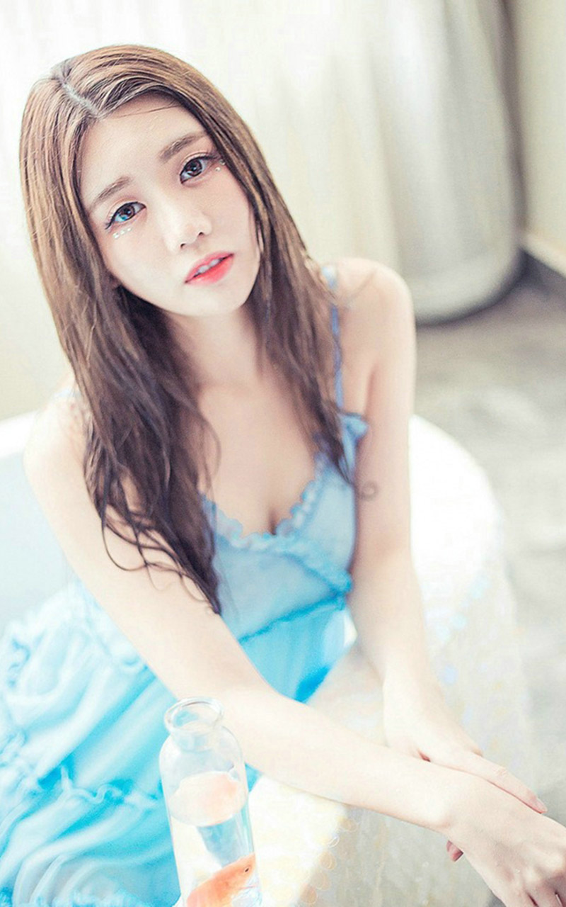 甜美少女写真手机壁纸